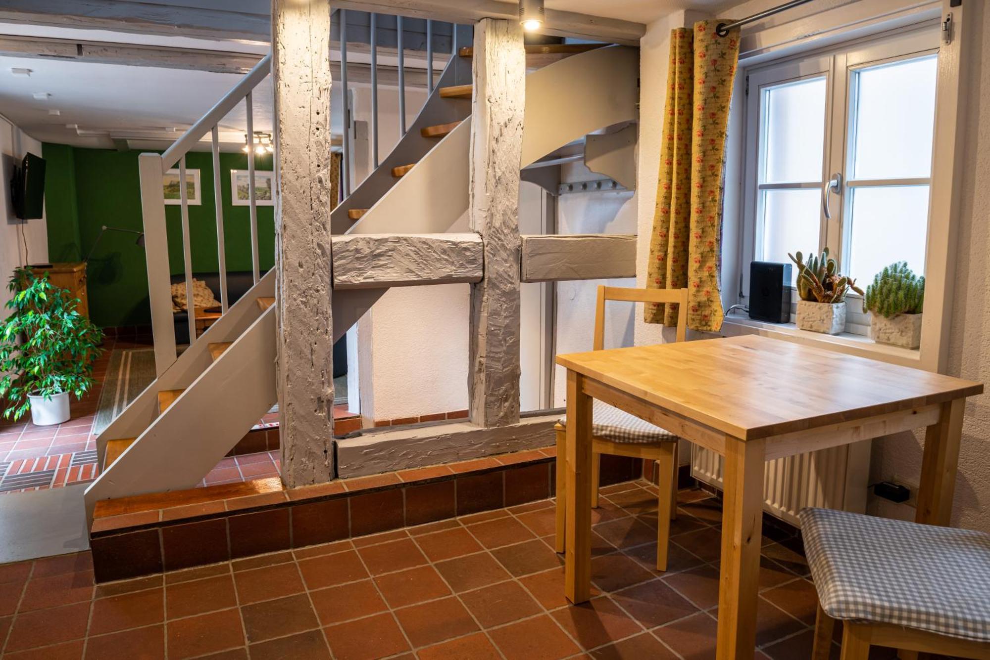 Fachwerkhotel - Ferienhaeuser Vorhof Zur Hoelle 奎德林堡 外观 照片
