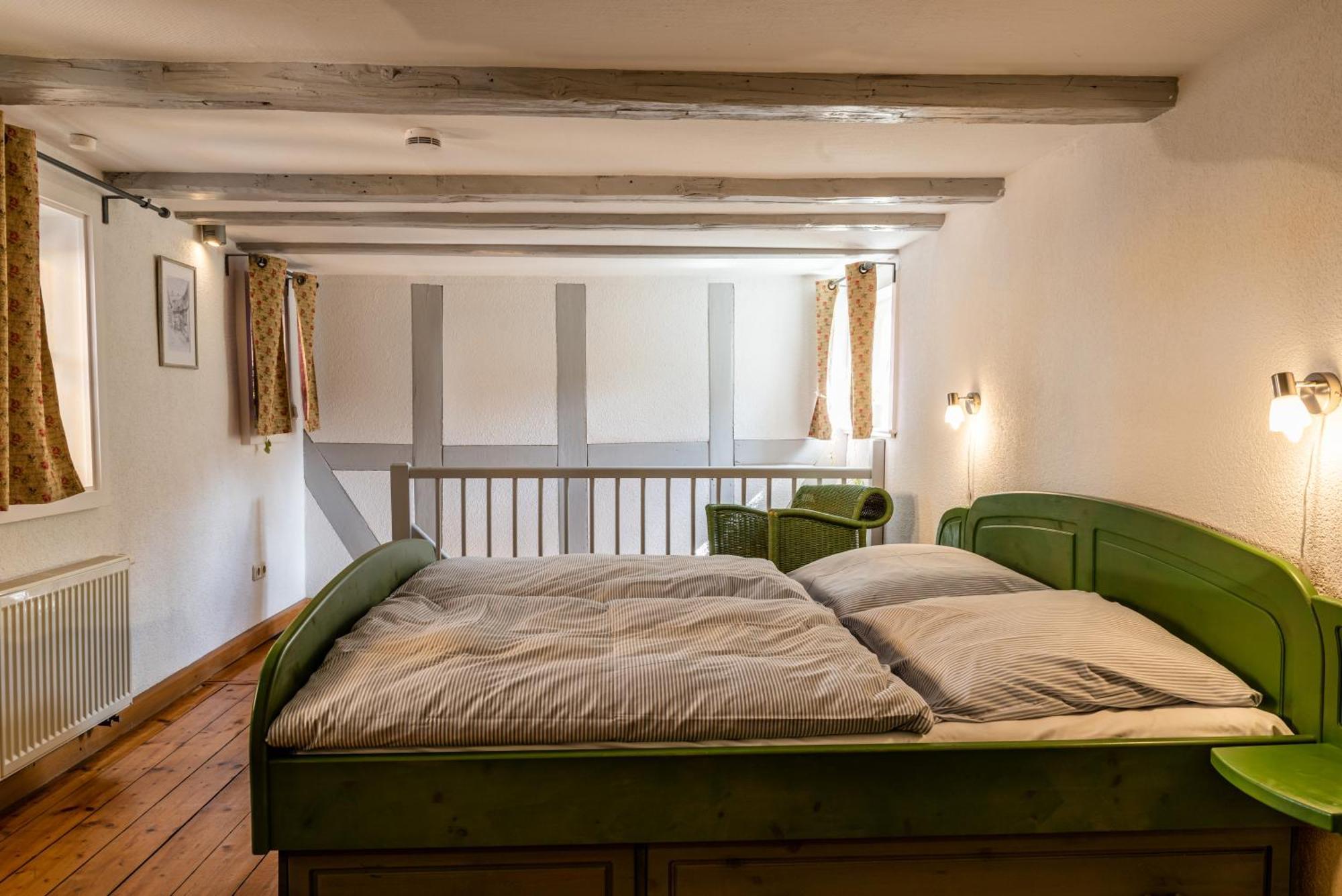 Fachwerkhotel - Ferienhaeuser Vorhof Zur Hoelle 奎德林堡 外观 照片